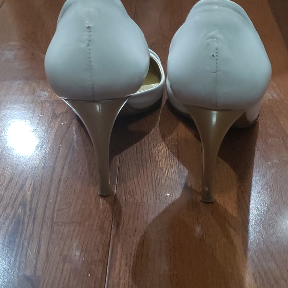 Shoes - Picture 2 of 4